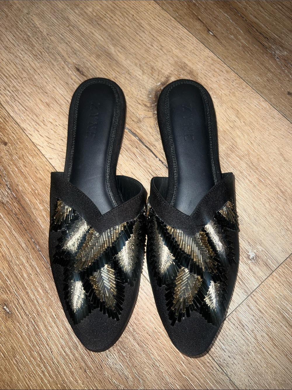 NWOT Zyne Black Flats w/Sequins Detail Size 39/9US